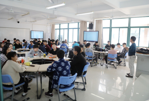 翻轉(zhuǎn)課堂的基本流程是怎樣的？特點(diǎn)有哪些