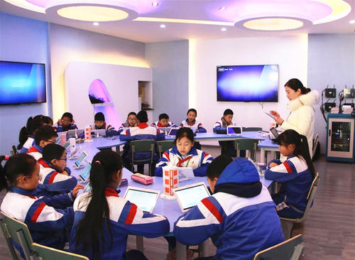 未來(lái)教室讓教學(xué)“動(dòng)”起來(lái)