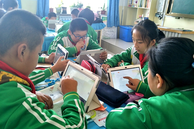 無線投影在多媒體教室中的多屏互動應用