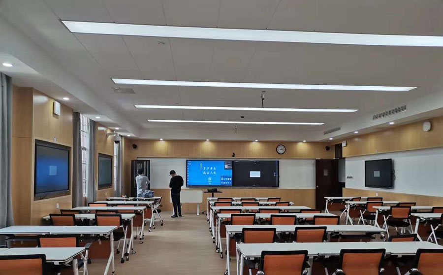 傳統(tǒng)教學(xué)模式與多媒體智慧教學(xué)模式